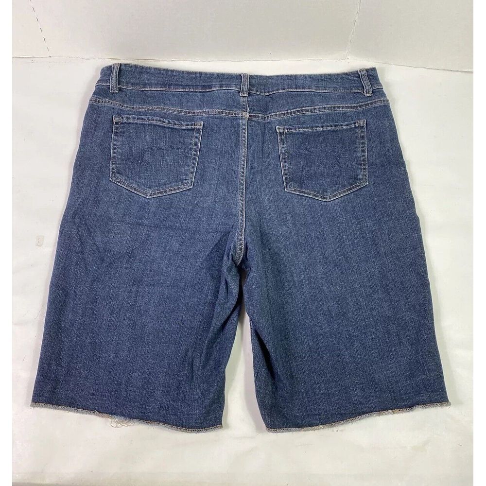 Time And Tru Shorts Bermuda Womens Size 20‎ Blue Denim Stretch Raw Hem mid rise - Picture 3 of 11